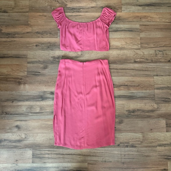 Reformation Women’s Pink cropTop and Skirt Set Sz 4 - Picture 3 of 6